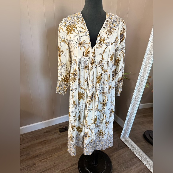 R. Vivimos • Boho V Neck Tassel Maxi Dress - Picture 14 of 16